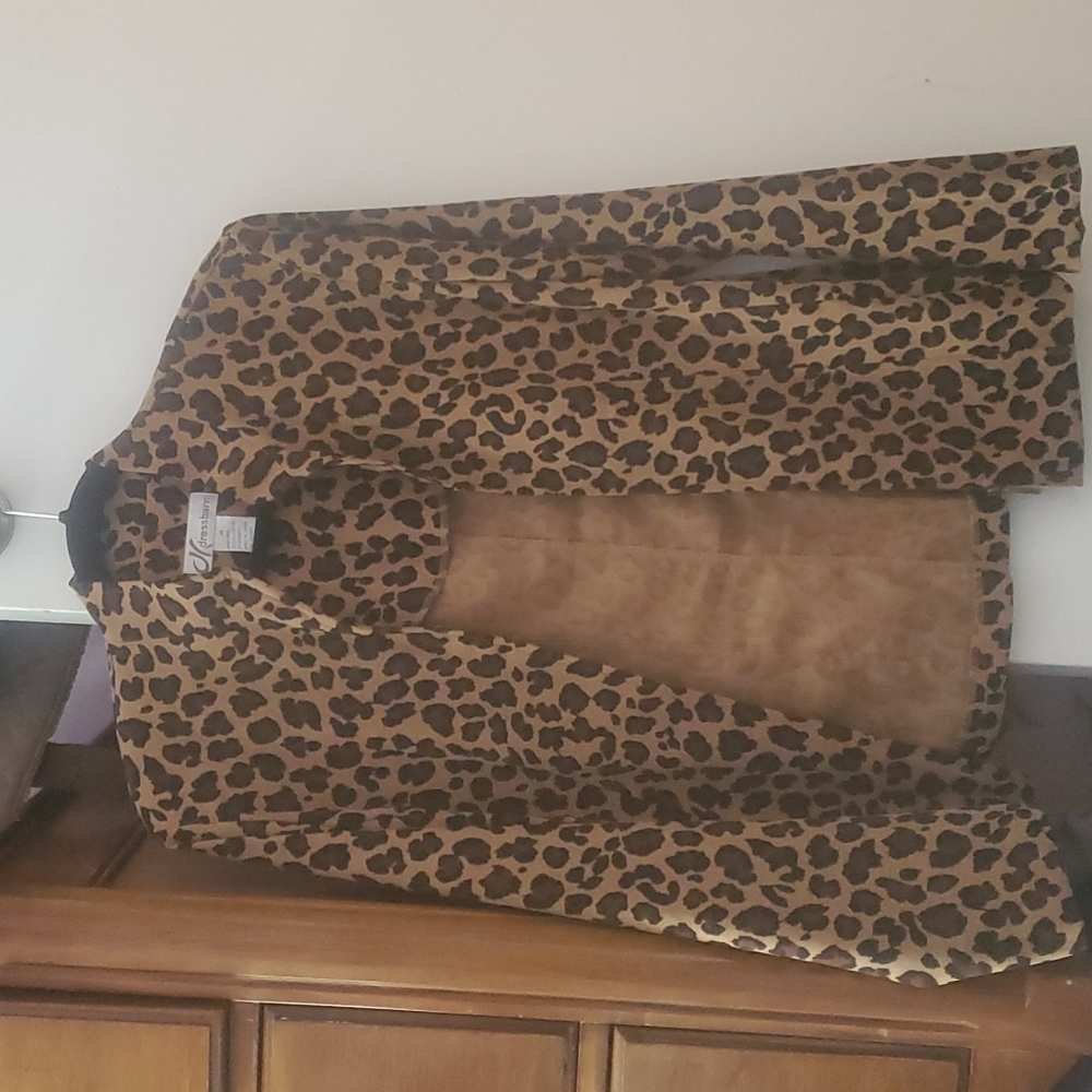 Dress barn animal print zip up blazer